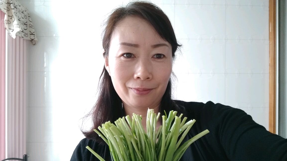 超级美味下饭的烤韭菜,半斤韭菜已光盘,大家可以做起来