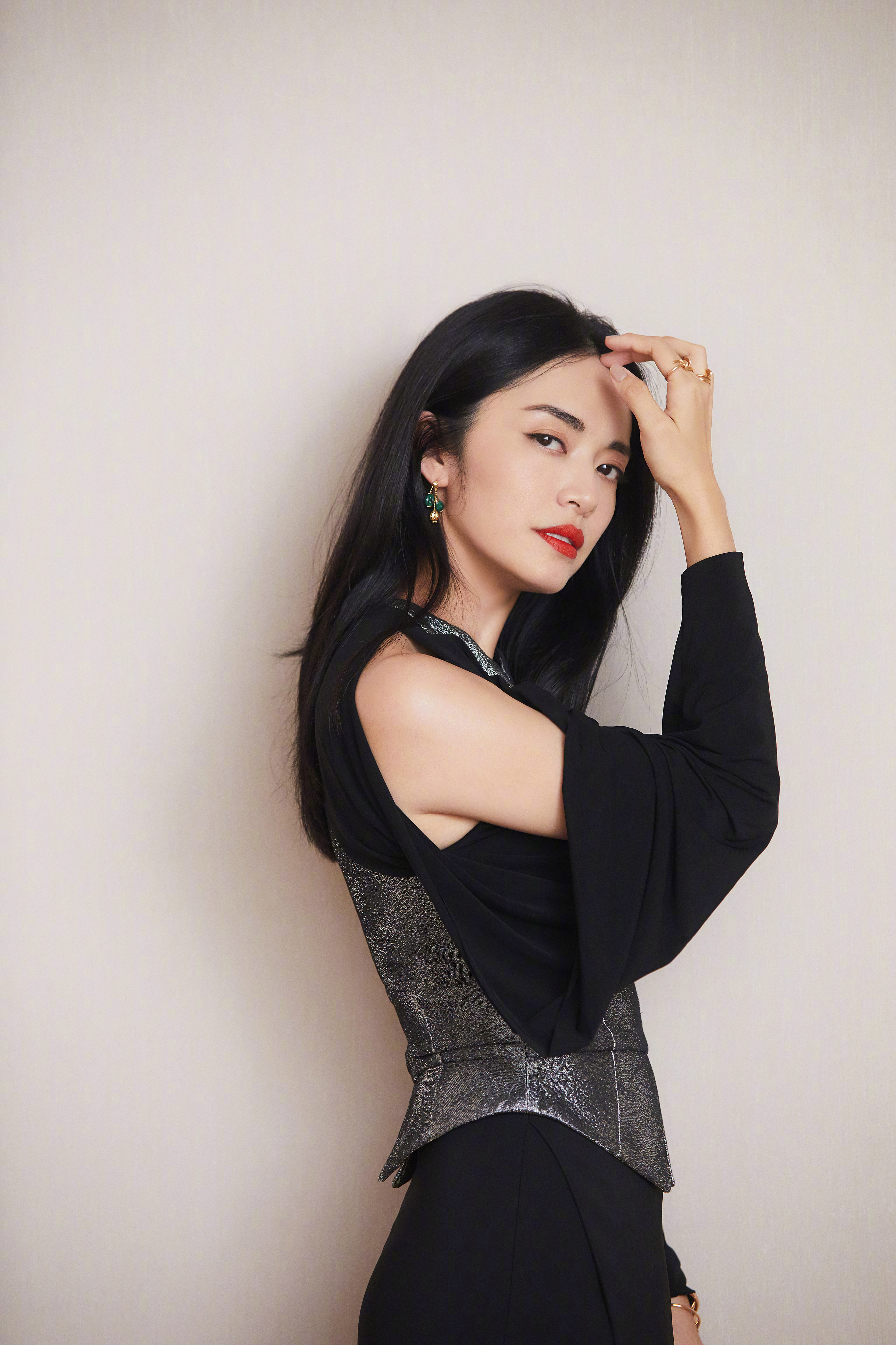 姚晨出席活动,身材高挑气质优雅,网友:郭芙蓉变知性成熟了