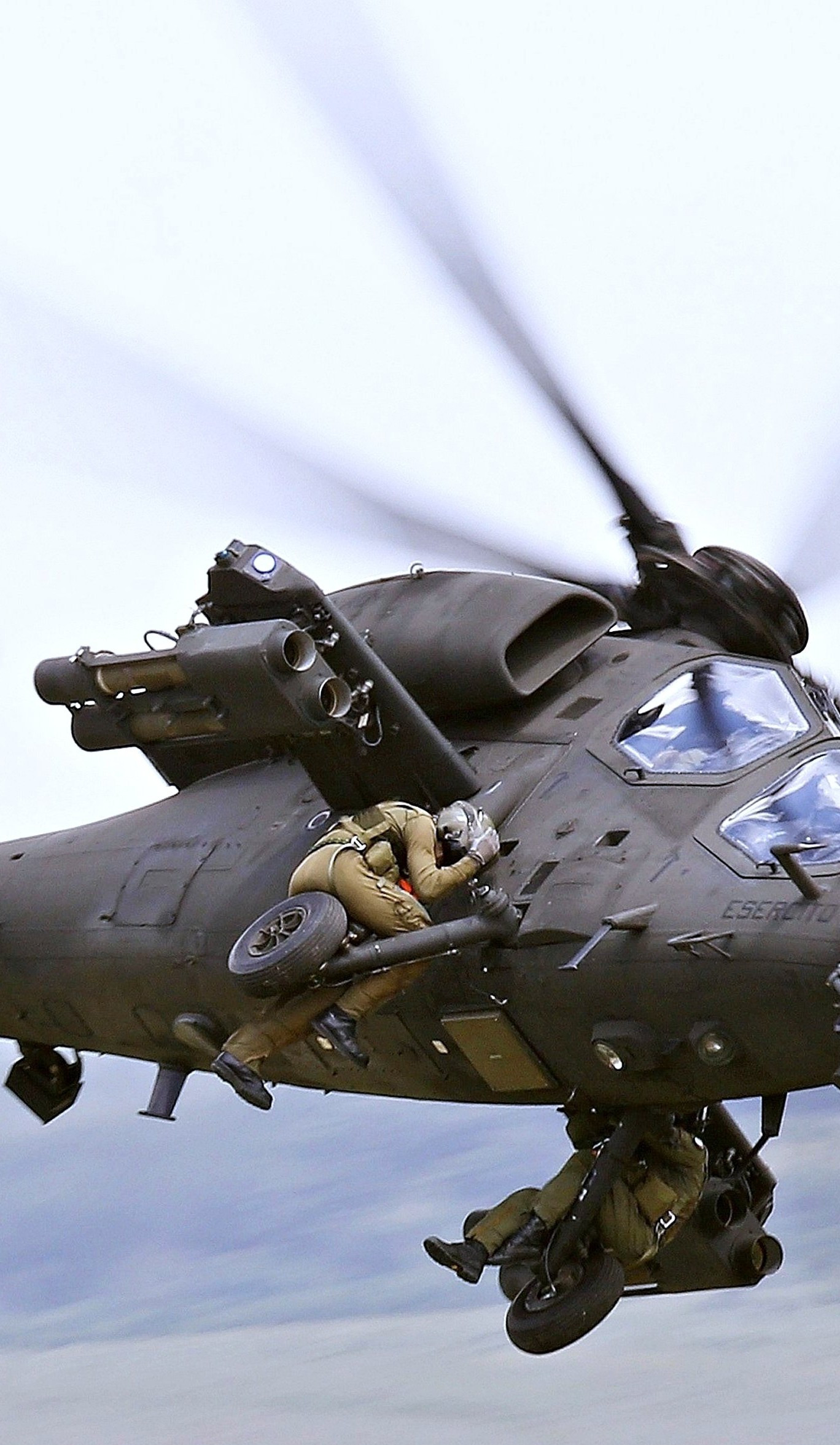 高速武装直升机图片