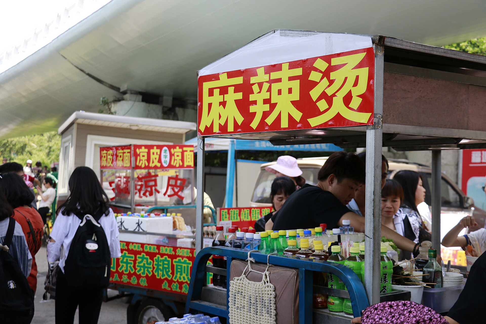 麻辣烫图片真实路边图片