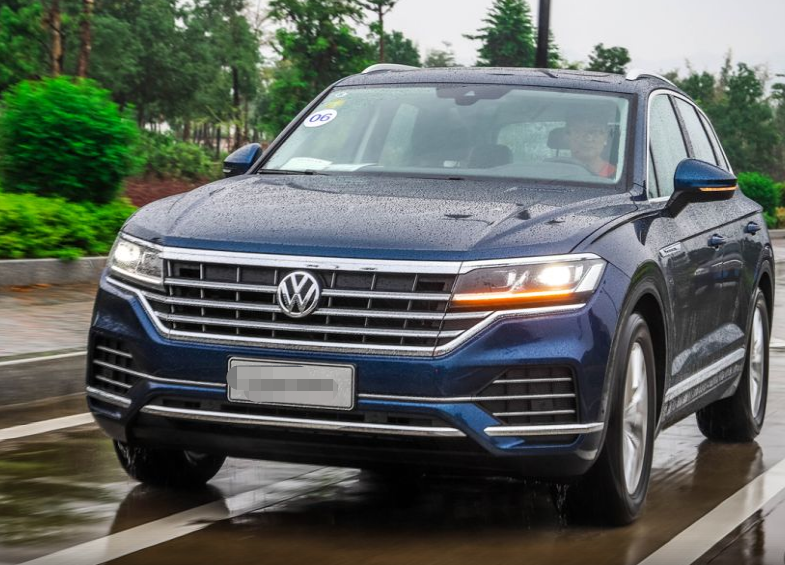 大众-途锐外表沉稳大气,很是惹人喜爱,颜值成为了亮点