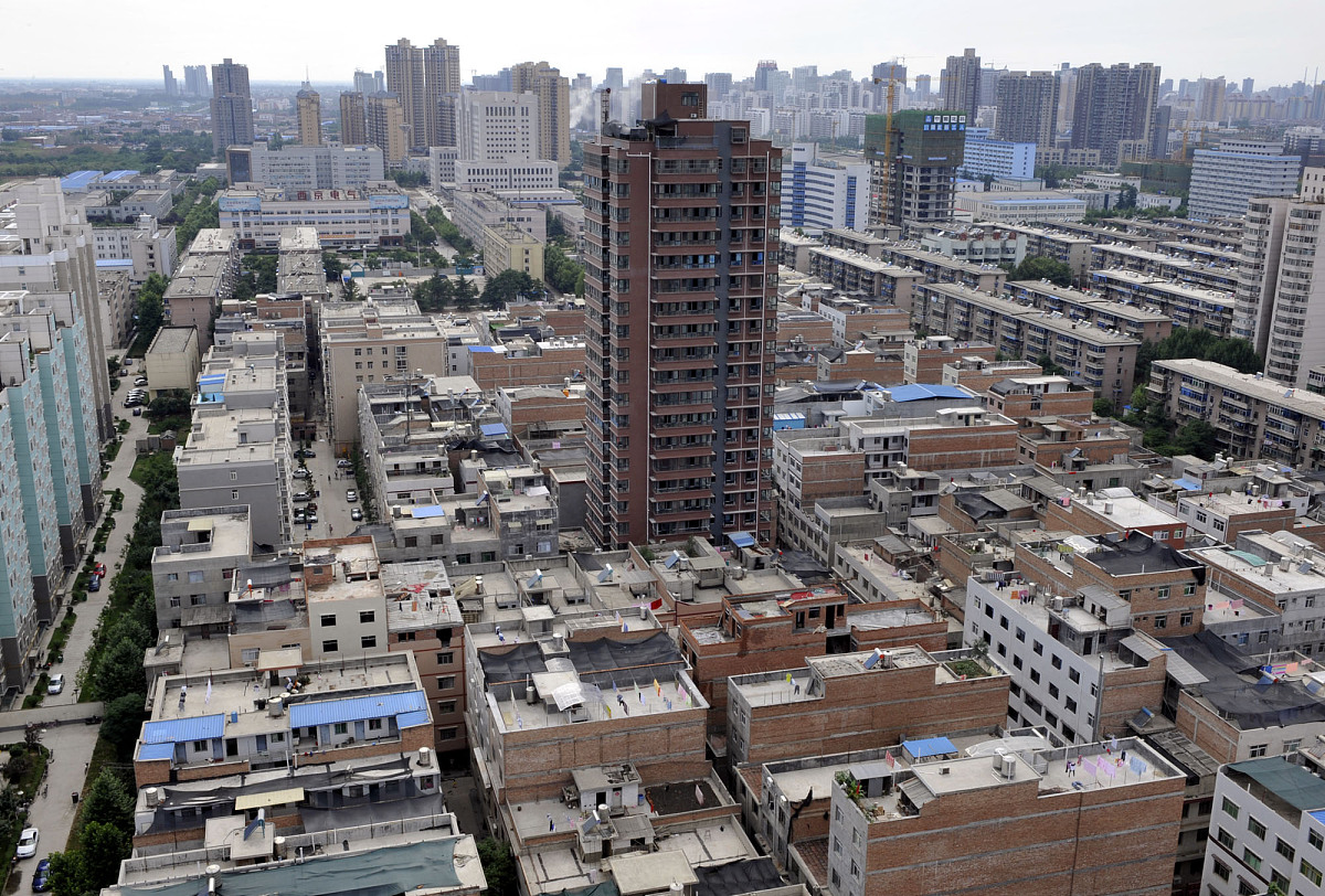 近日,北京朝阳区十八里店乡小武基村完成住宅拆除,成为全市首个启动