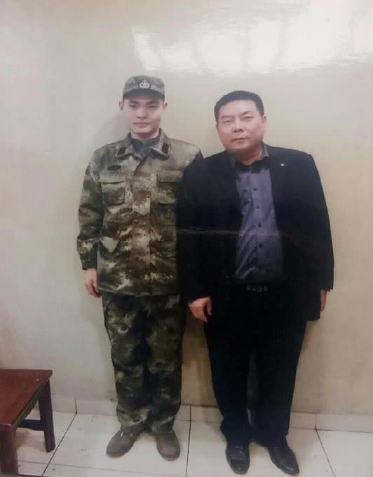 骄傲!国庆阅兵场上,国旗擎旗手涂李响是咱河南信阳老乡