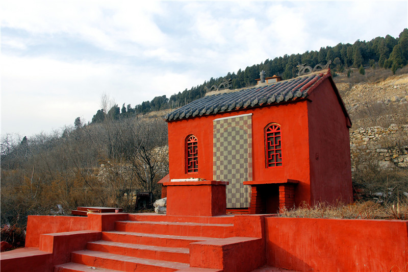 平陰縣玫瑰鎮:有一座建於明代的泰山行宮,香火已沿襲傳承數百年