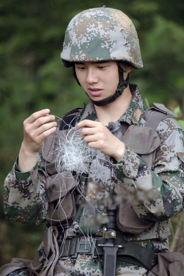 一组刘昊然的"呆萌"照,原来男神也能这么可爱,图5最讨喜!