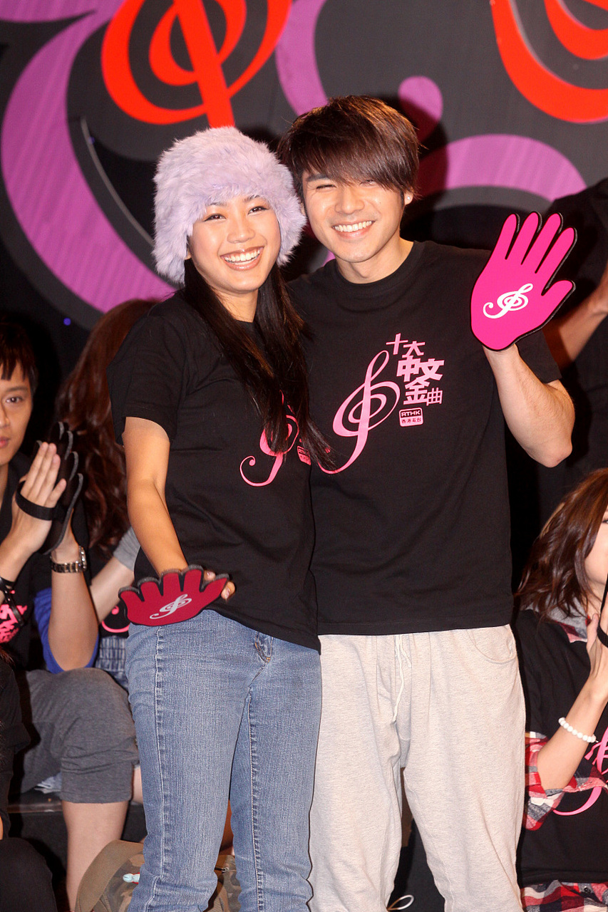 萧敬腾成功求婚林有慧#  当年,萧敬腾和林有慧因为合作相识了.