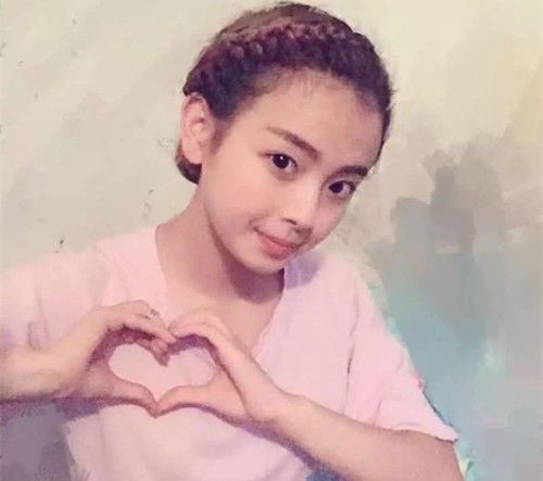 杨超越出道前旧照曝光!被吐槽又村又土,网友:这长相也能红?