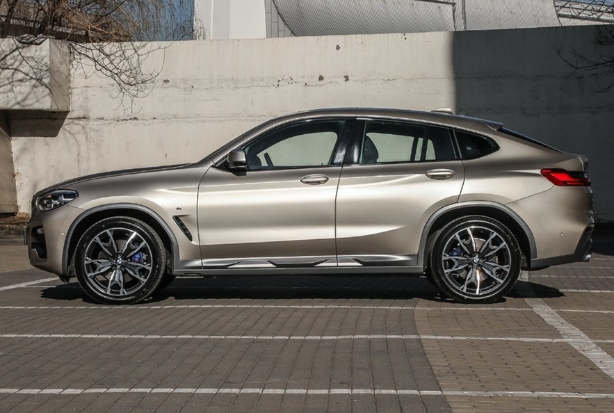 宝马x4 xdrive 25i m越野套装的欣赏与解析