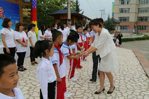 延河小学举行"梦想从这里启航"新生入学仪式