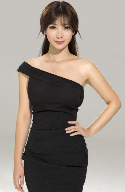 柳岩的写真照片,张张性感,网友:我女神真的是太性感了!