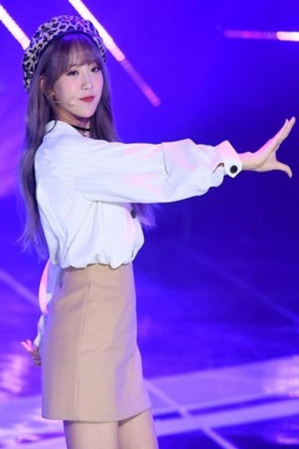 宇宙少女获《theshow》一位夺出道首冠军难掩激动之情「组图」