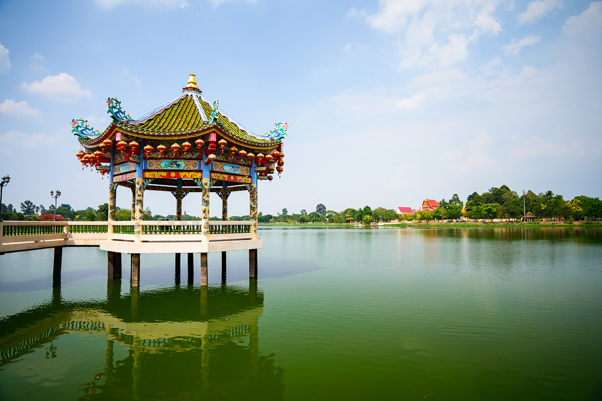 泉州西湖公园:美景如画,感受自然与历史的交融  泉州西湖公园,位于