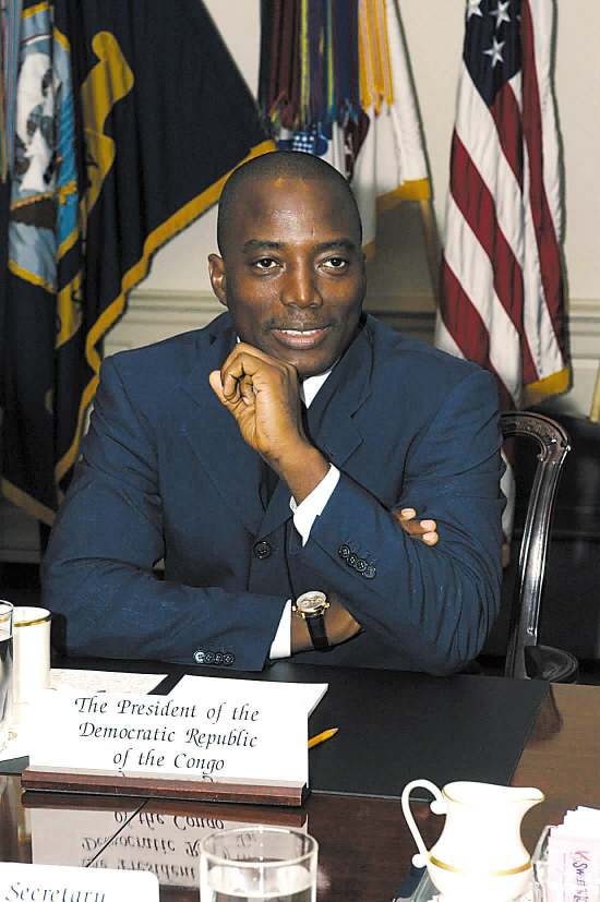 从中国最高军校毕业,28岁当司令30岁当总统,执政16年不愿下台