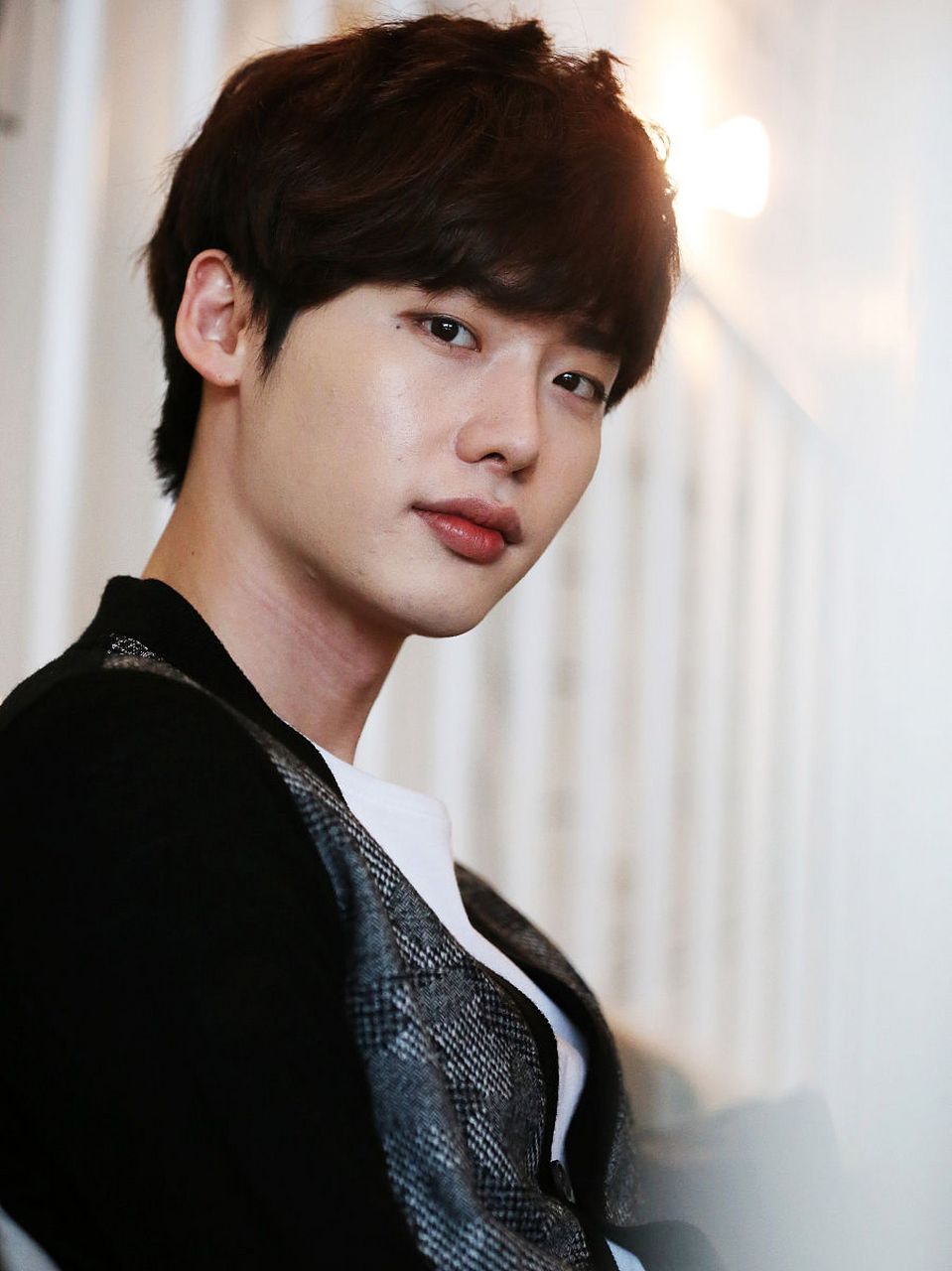 李钟硕颜值回春# 今天,有网友在网上晒出李钟硕的照片,让人惊喜的是