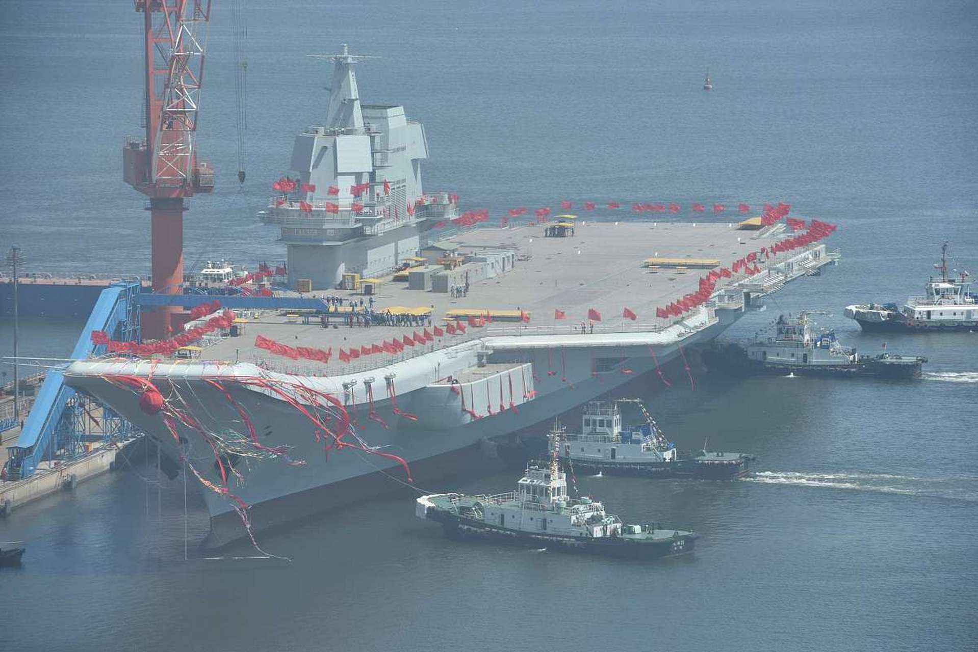 很多人关心着我国的004型航母.最近又有新消息.