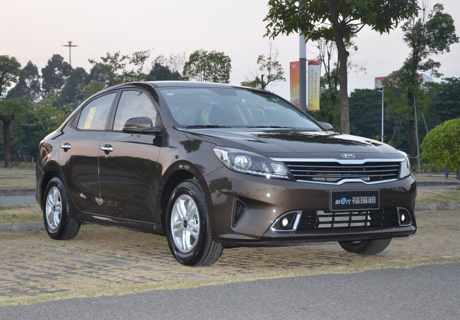 福瑞迪2018款1.6l互联版,拥有很炫酷的外形,运动感和科技感并存