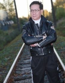 97版段正淳饰演者潘志文儿子举办婚礼,50岁李婉华出席气质依旧