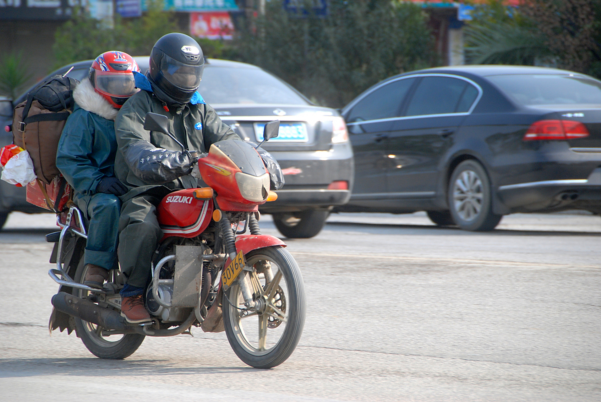 说出来可能你不会相信,有些摩的佬拉客的时候,如果是遇到一些漂亮的