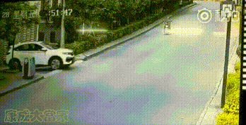 图四,老司机之灵车漂移.