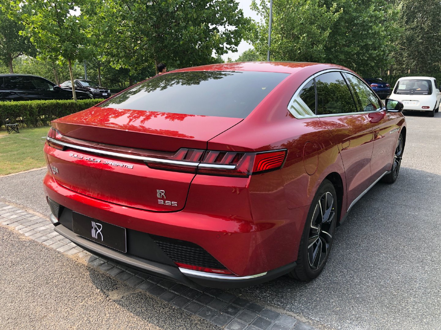 比亚迪再次成功车长48米加速39秒预售21万比雅阁还帅气