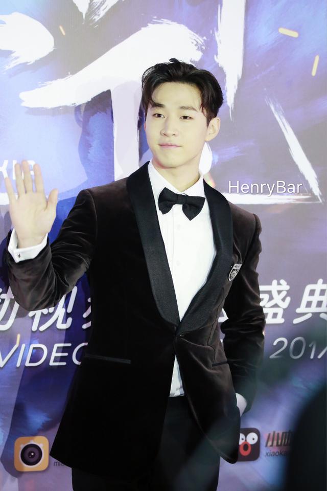 歌手刘宪华获得年度期待音乐人奖项,现场表演女儿情圈粉无数