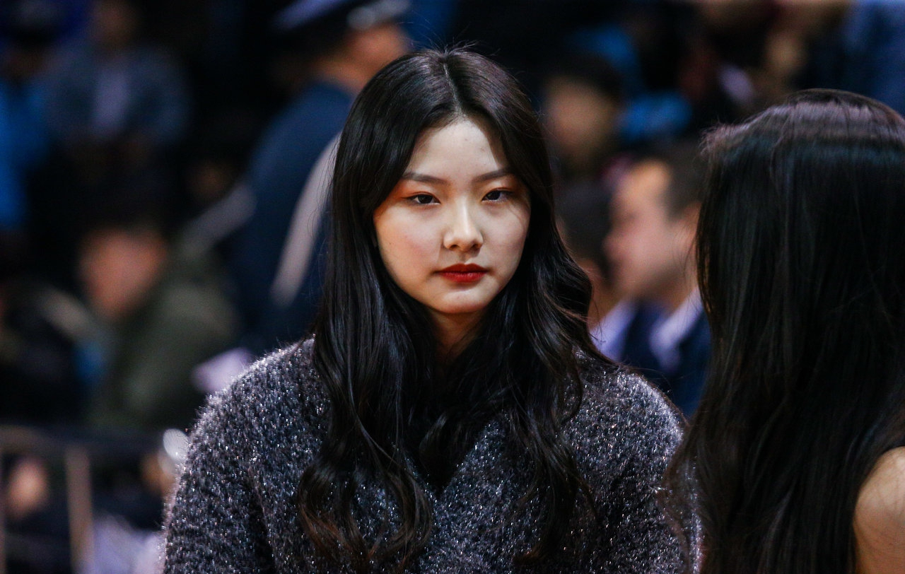 吉林名宿"虎王"孙军女儿客串啦啦队 面容姣好大长腿