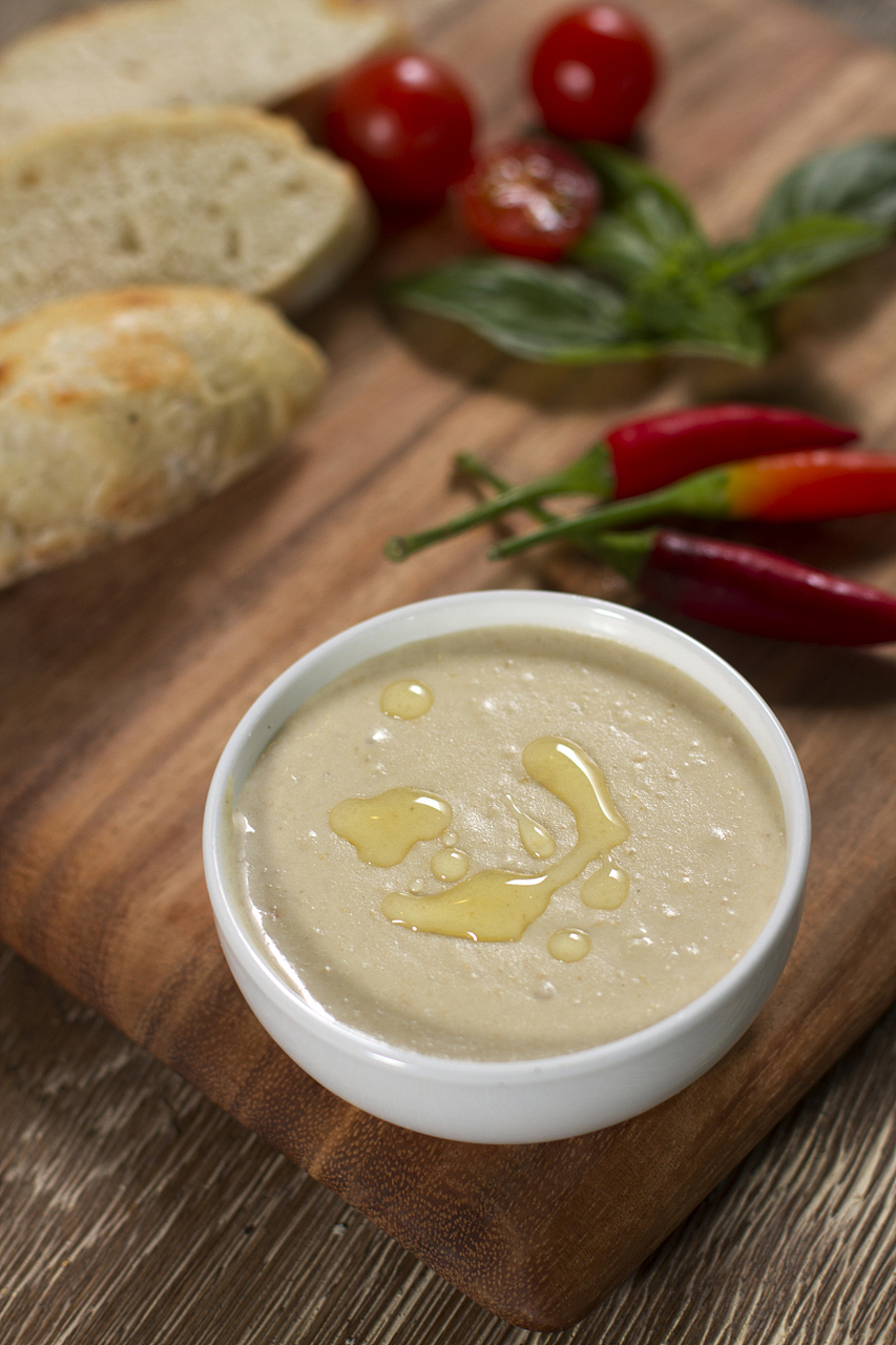 桄榔粉是广西龙州特产,由桂西南深山桄榔树加工制成,为森林营养珍品.