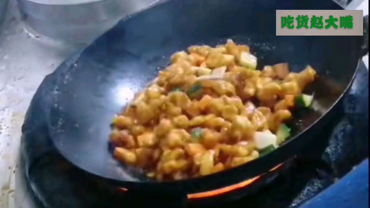 酒店的“糖醋鸡块”咋就那么好吃,看了大厨的操作,学到了