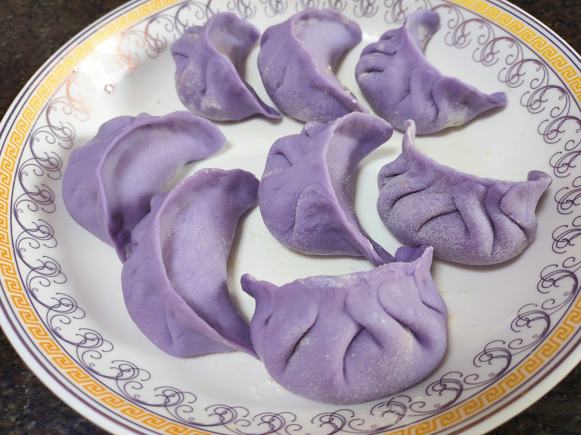 用蔬菜汁做饺子皮,颜色漂亮,特别有食欲