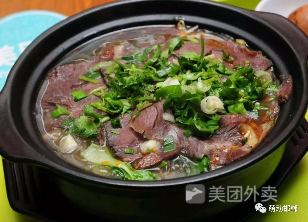 蜀王砂锅,有肉有菜再加上米饭随便吃只要10元左右,"顶饥"的午饭就选这