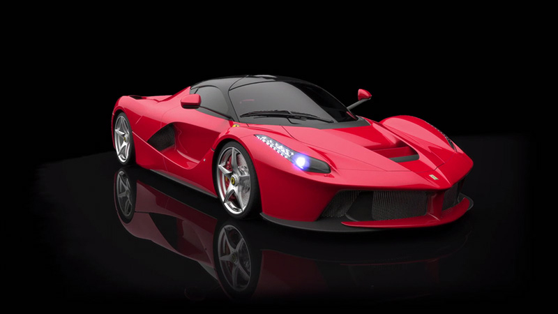 给它足够的空间跑过高铁,laferrari gt法拉利的旗舰车型