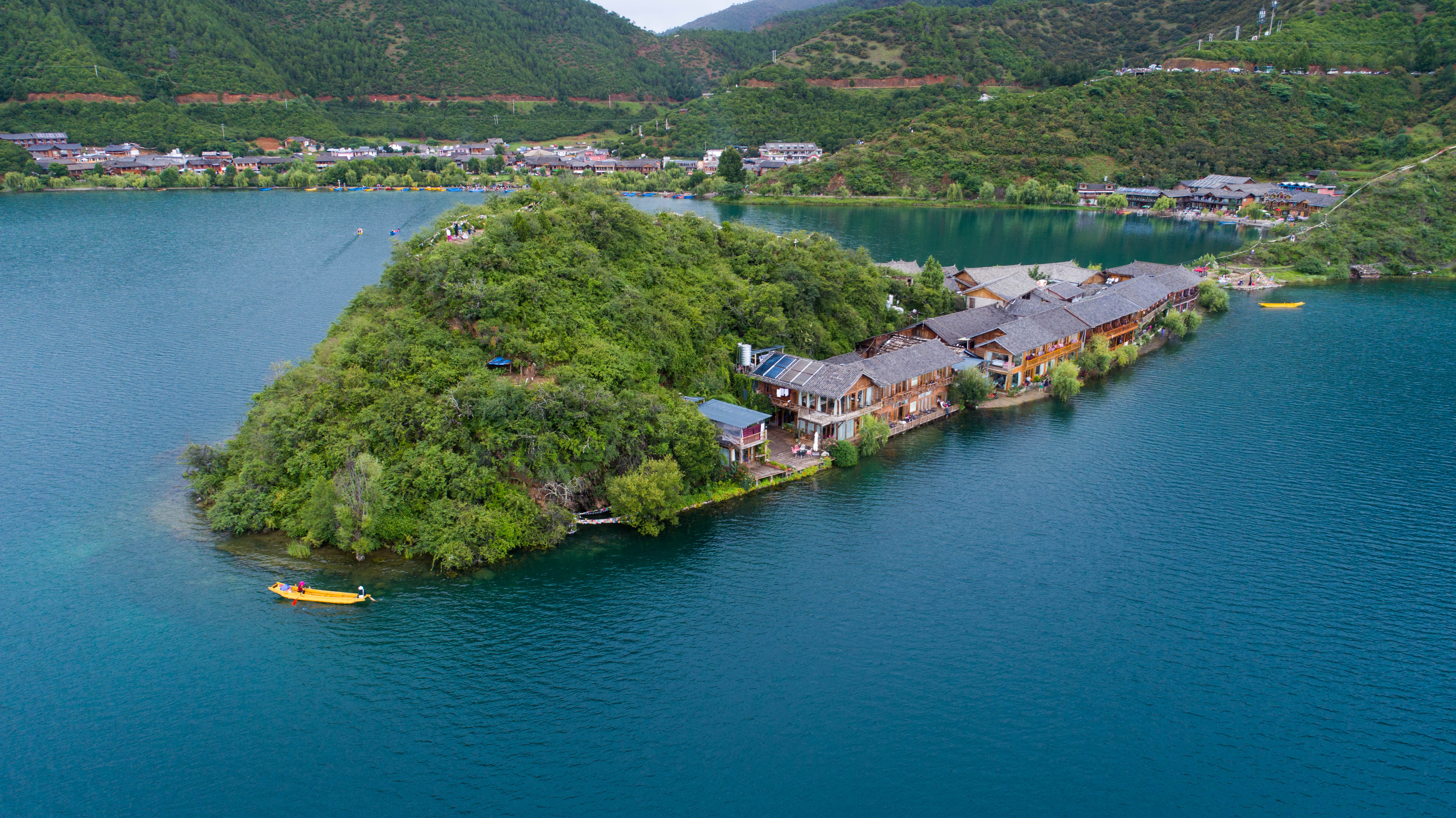 泸沽湖美景如画