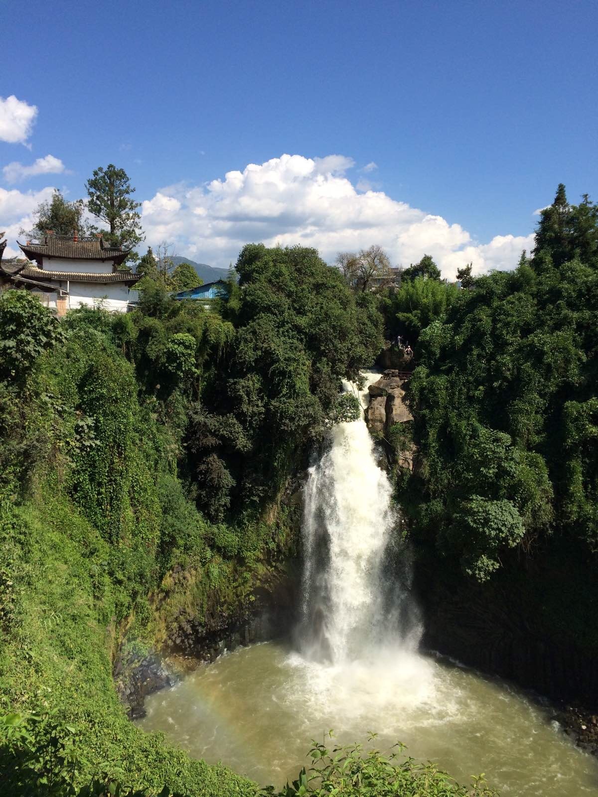 门票10元/人 开放时间:8:00-17:00 简介:发源于腾冲县东北部的大盈江