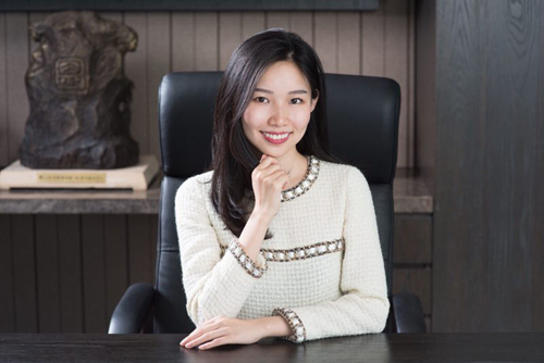 90后美女企业家,23岁执掌千亿企业,与董明珠共登商界杰出女性榜