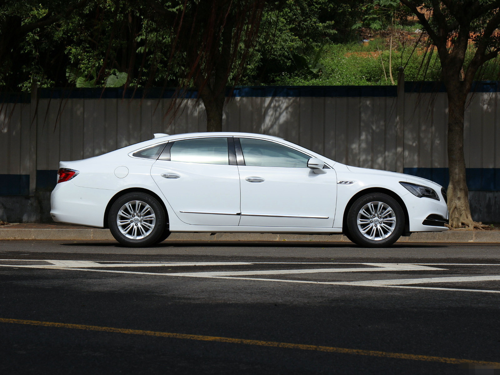 对别克君越混动外观的品鉴