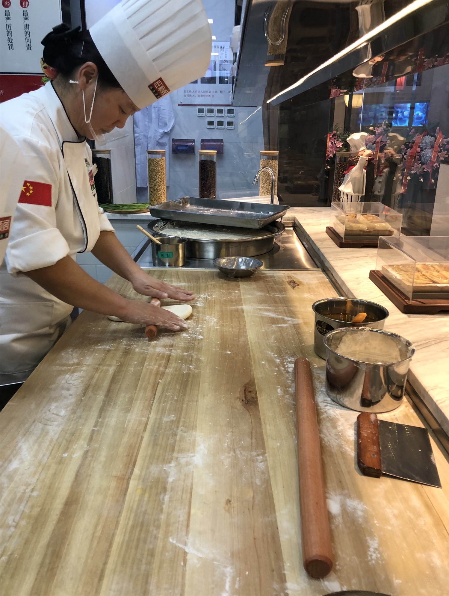 北京著名品牌旺顺阁鱼头泡饼 入驻西安悦荟广场