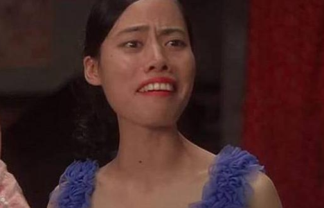 星爷电影里的"龅牙妹"真实颜值曝光,撞脸邱淑贞令人惊艳!