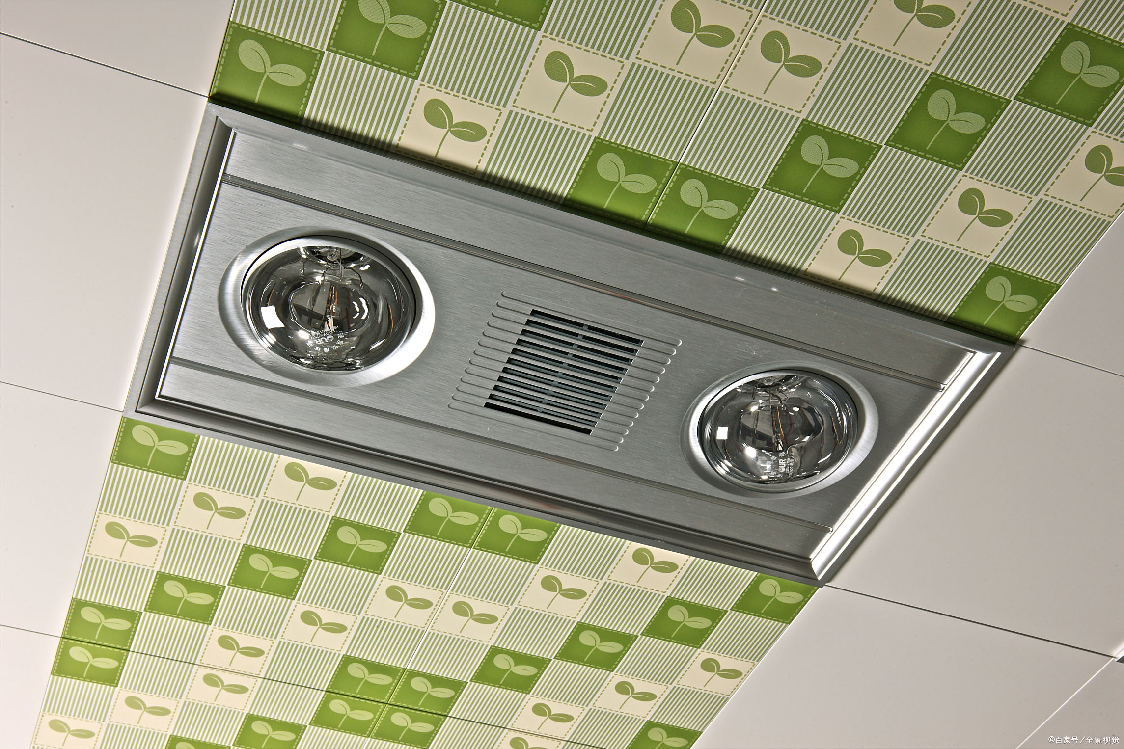 综合分析:①,传统的功能浴霸与暖风机相比,确实是不如暖风机的.