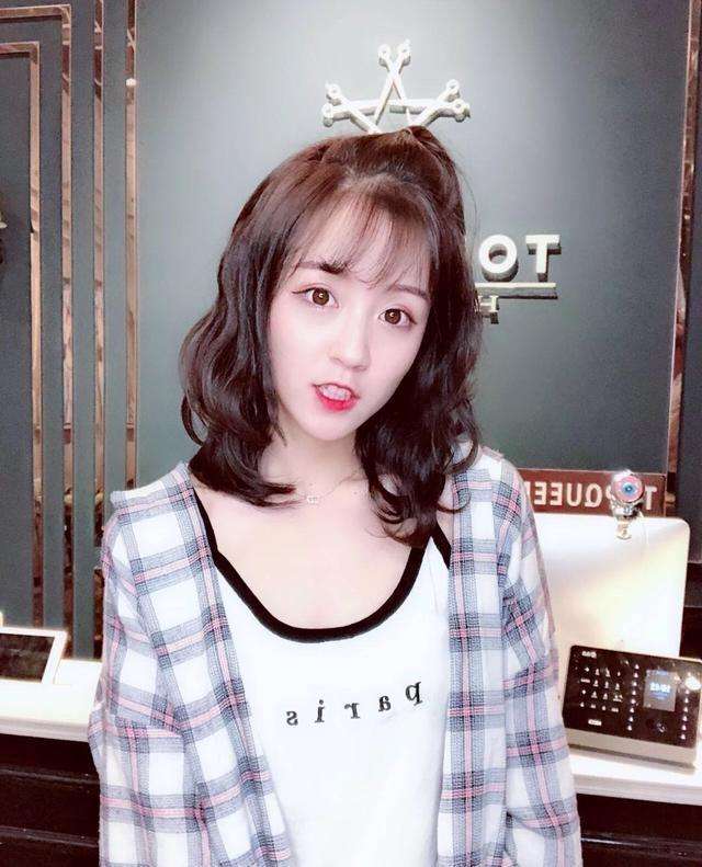 抖音莉哥被封禁的原因太碎三观了,为赚钱吃相难看,网友:封了好