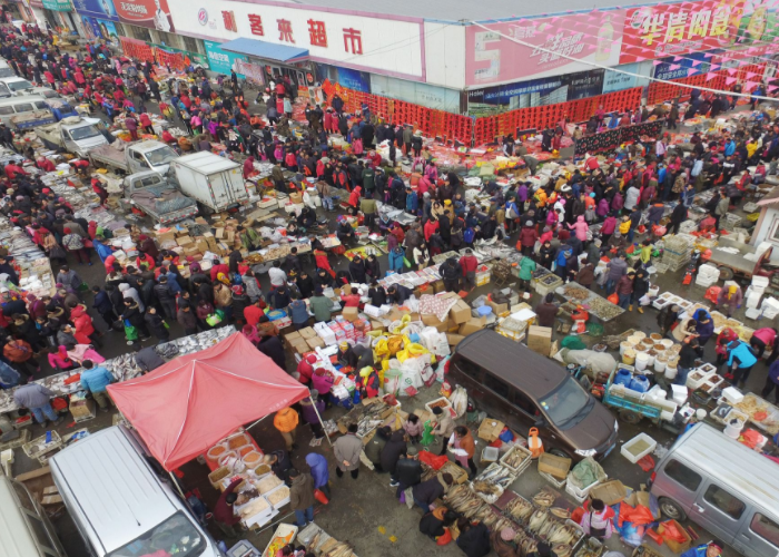 远离城市喧嚣,百年"王哥庄大集",处处散发浓郁年味儿