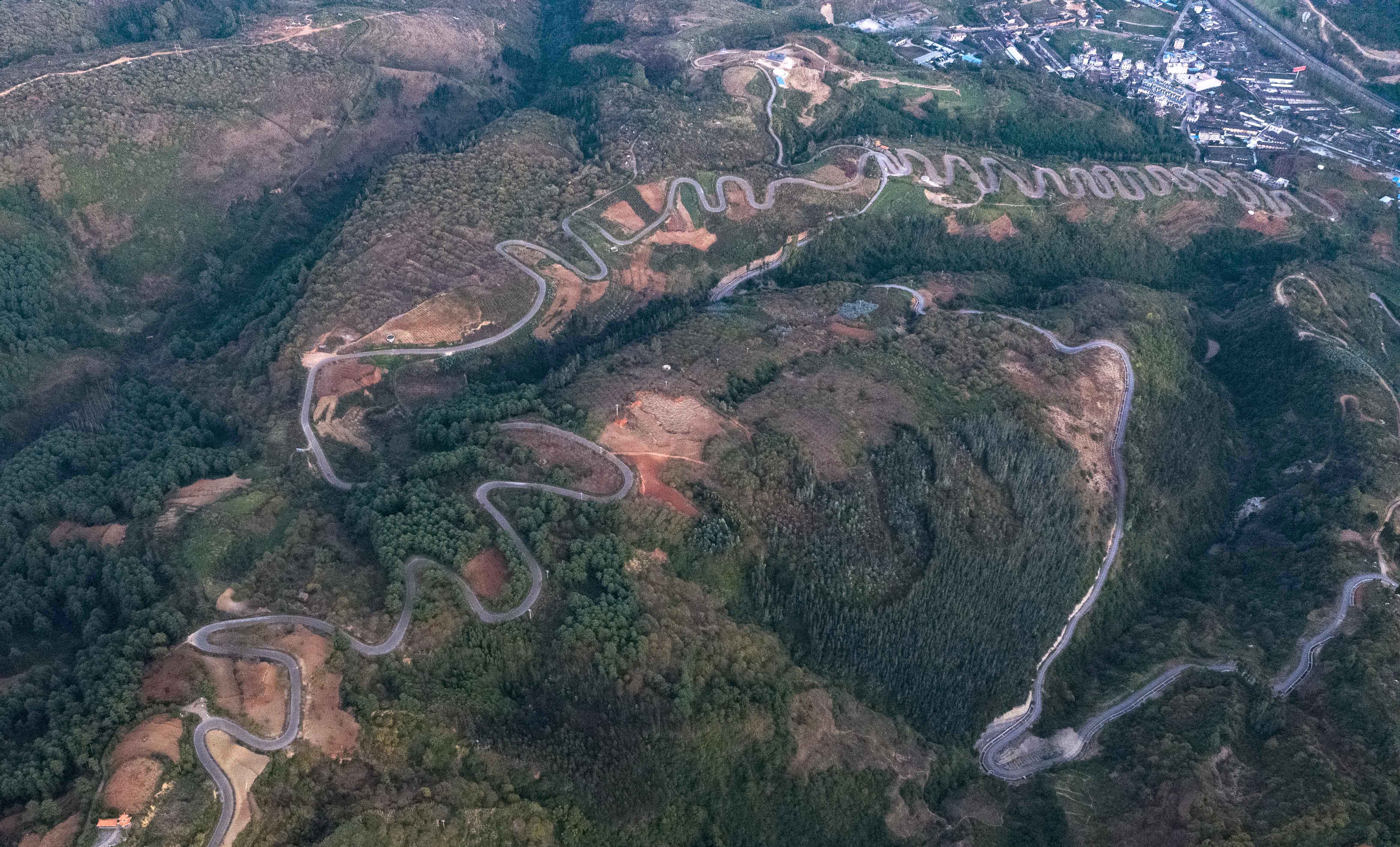 云南宜良"68道拐"