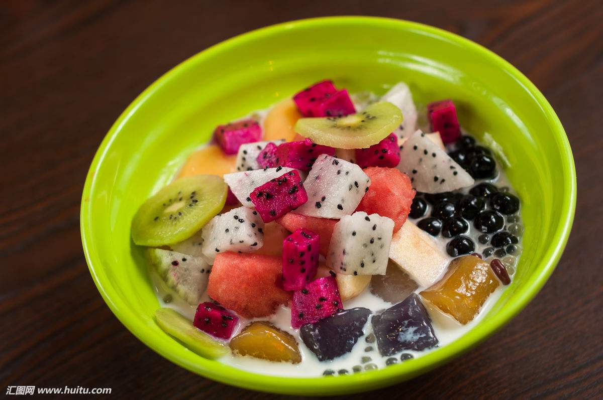 水果芋圆款西米露 各式各样,原料丰富