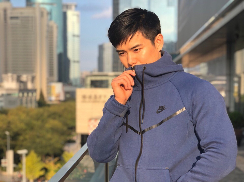 他是一个十足的健身达人,这个生活在上海的摩羯座男生在健身圈也是小