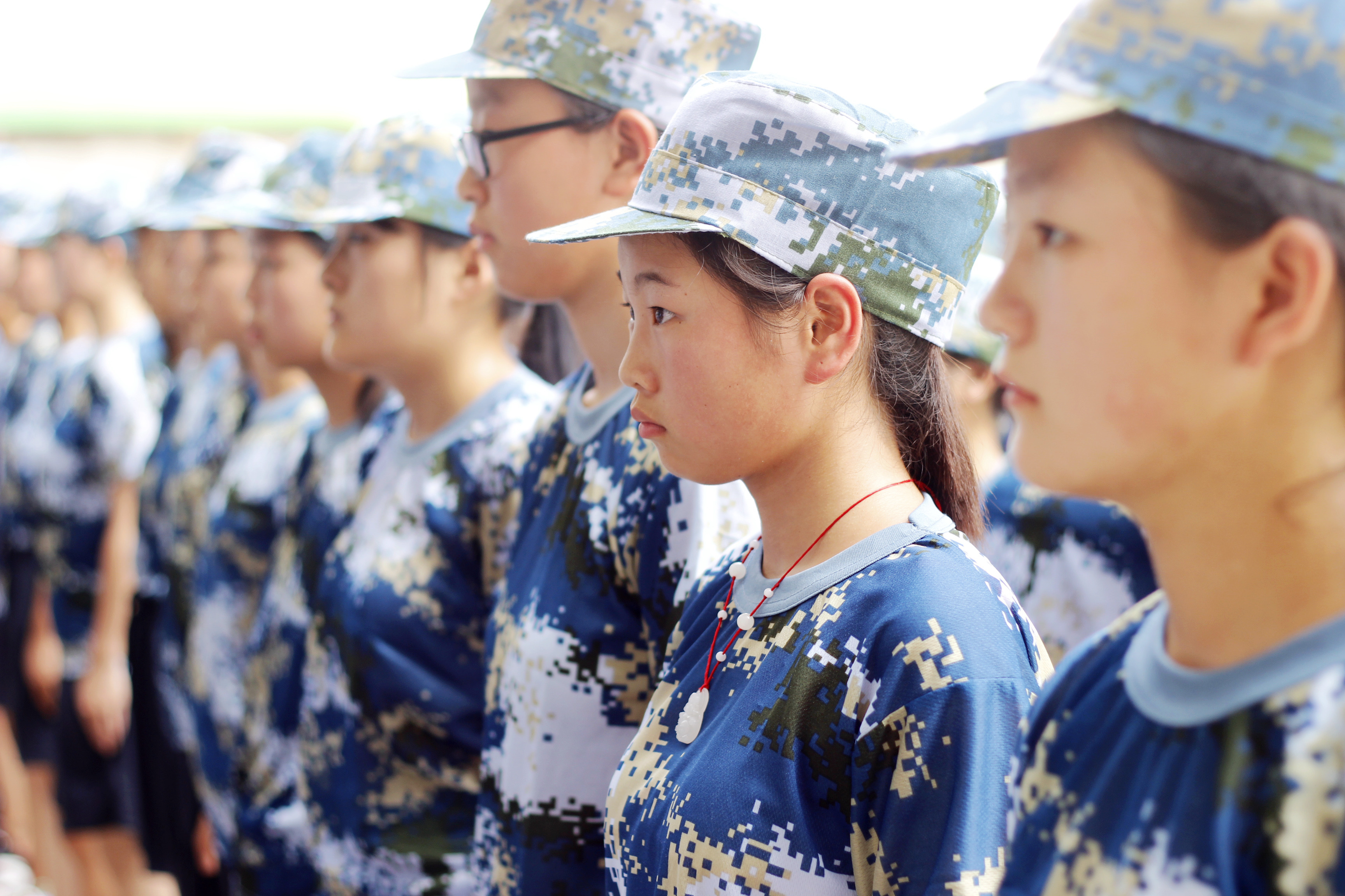 军训掠影:磨练军人般的钢铁意志 锻造威武不屈的时代品格