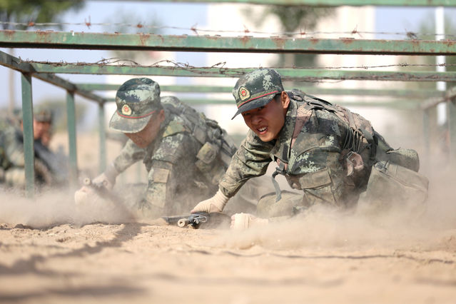 战术训练砥砺新兵血性虎气