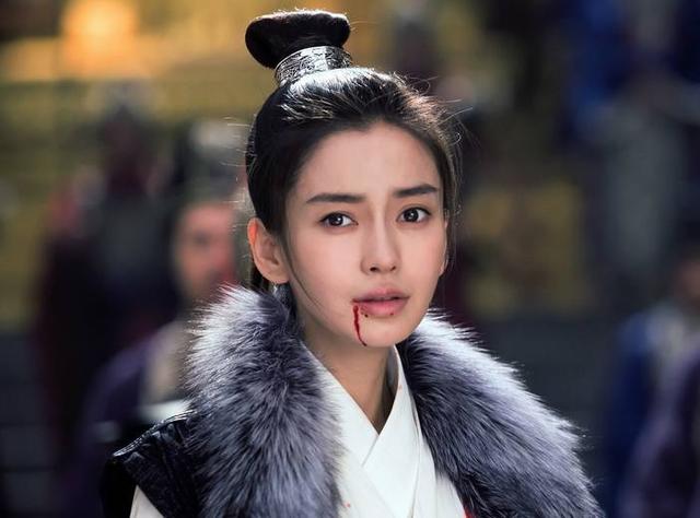 古装剧中吐血的女星,巩俐凄美,赵丽颖虐心,杨颖让人哭笑不得