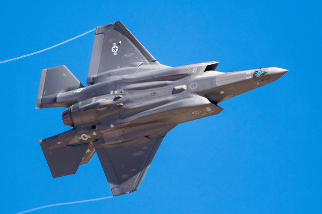 美国空军采购1763架f35a战机依然不知足 波音公司喜获战机大单