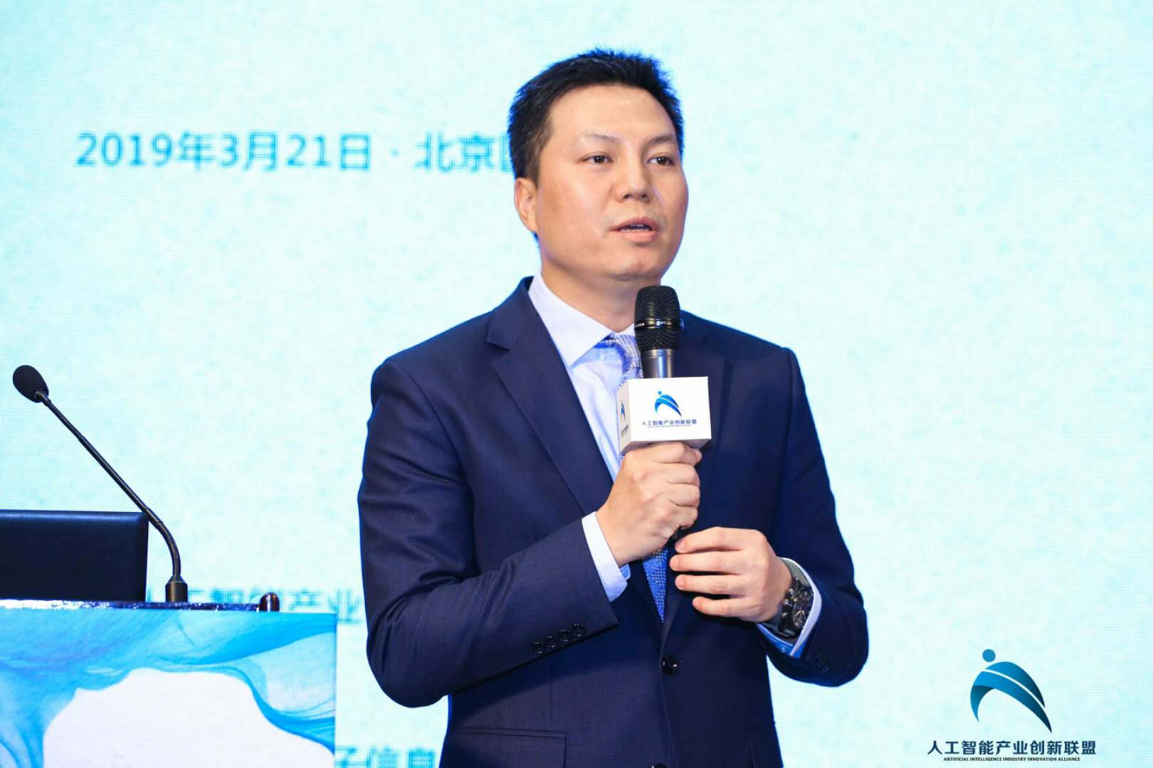 英特尔李德胜:ai价值的释放需融合技术和传统产业