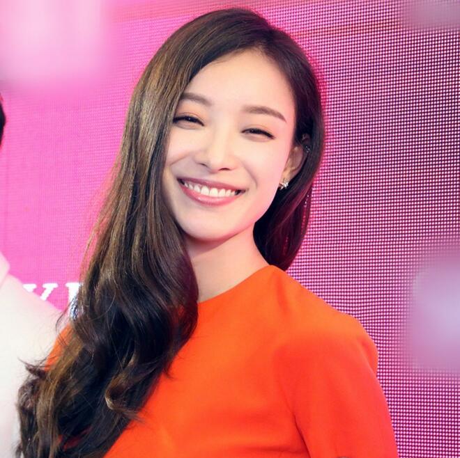 2013年获第15届中国电影华表奖优秀新人女演员提名