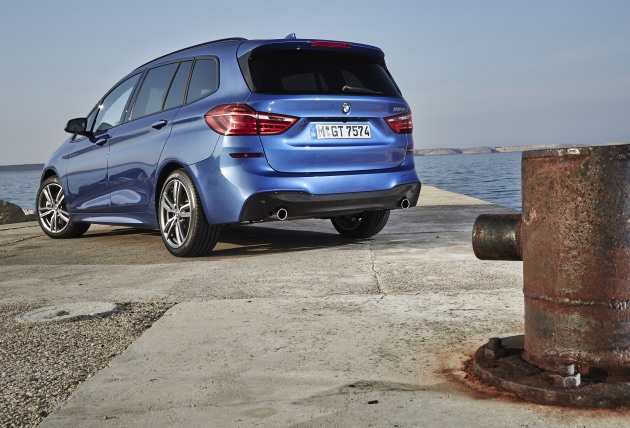 汽车:宝马216d gran tourer,仍然相当华丽,是一辆多功能轿车!